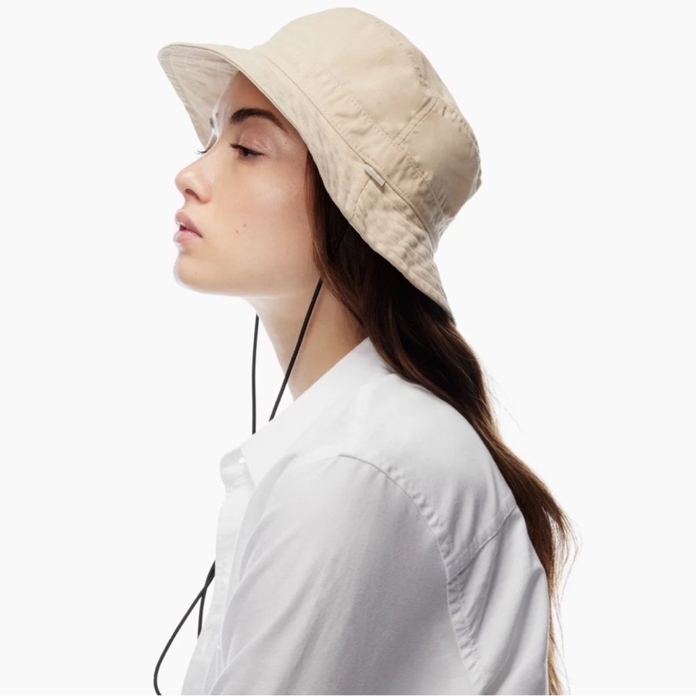 Aritzia Tna Beige Bucket Hat